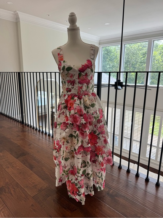 Elliatt Dresses & Skirts - Elliatt Roselle  Frill White Floral Midi Dress